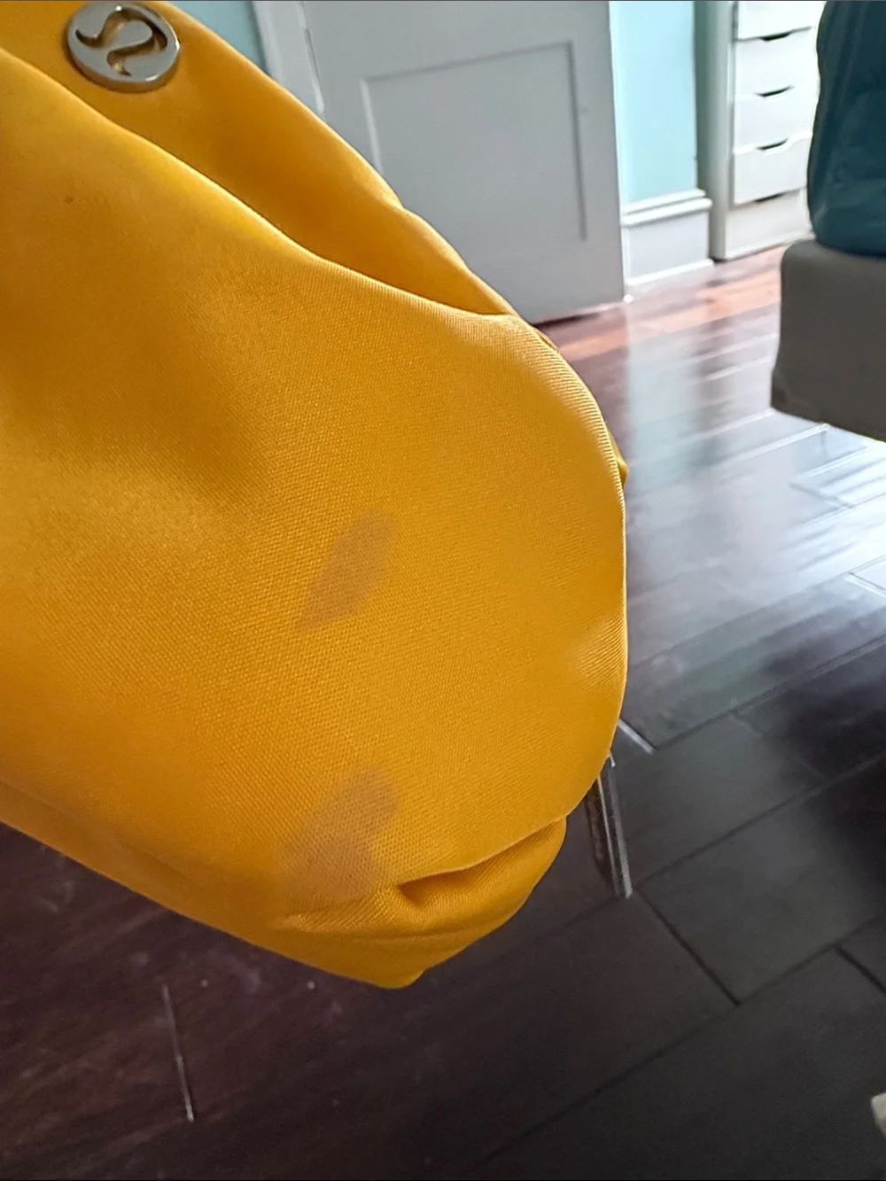 Lululemon  OS Zipper Pouch (Honey Lemon)